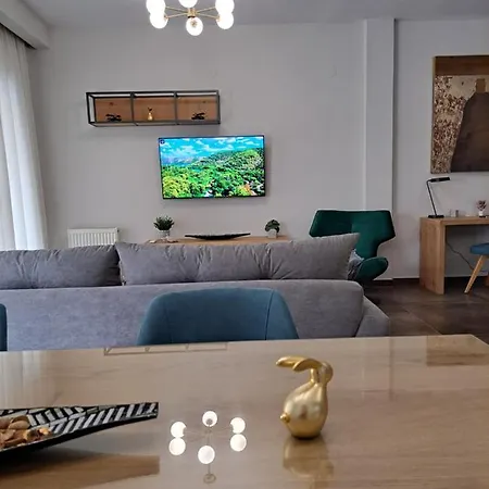 Centerstage1 Boutique - Hemisphere1 Stylish